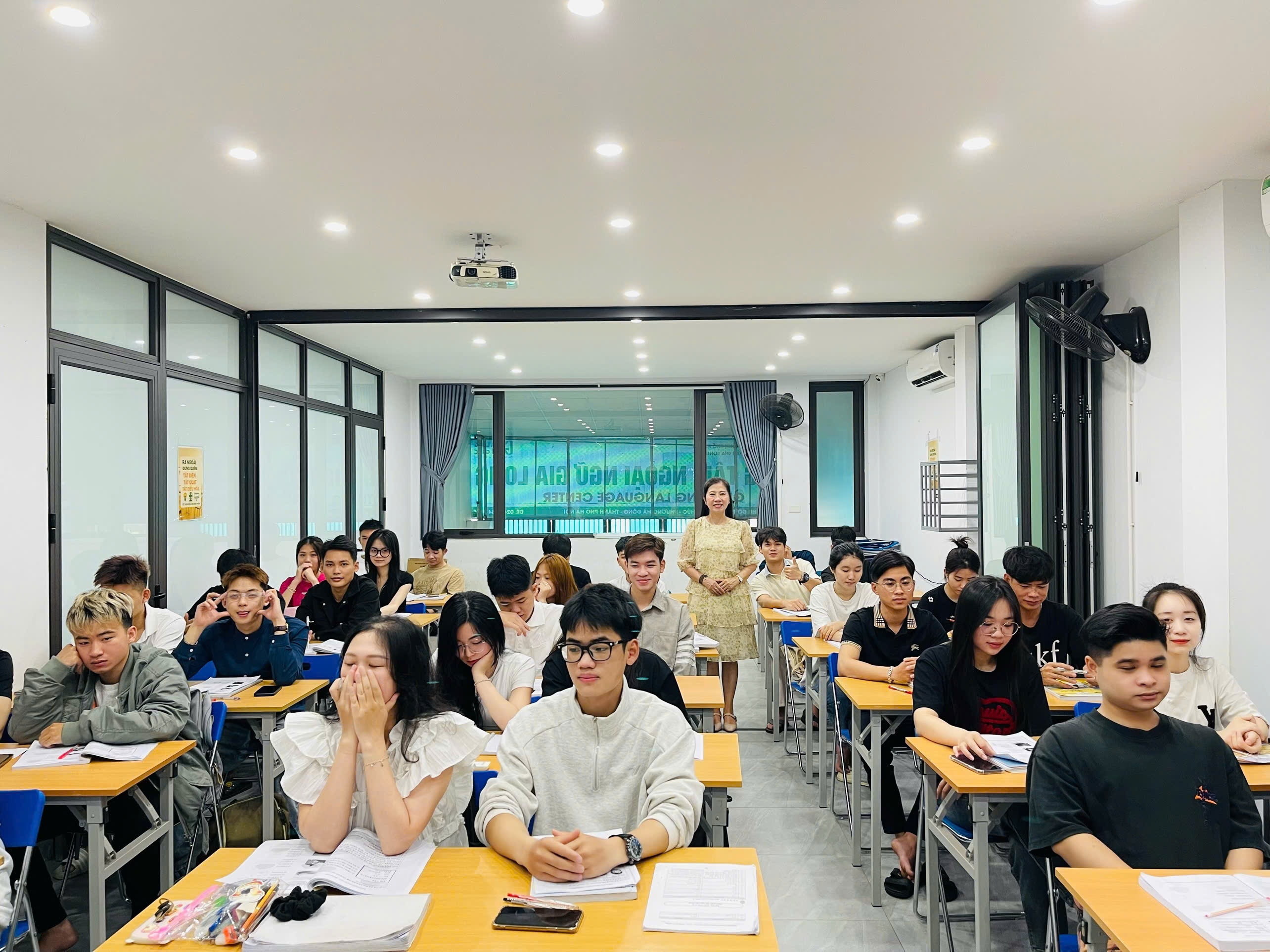 CHÚC MỪNG KHAI GIẢNG LỚP ÔN LUYỆN ĐỀ EPS – KHOÁ 30/3 TẠI HÀ NỘI