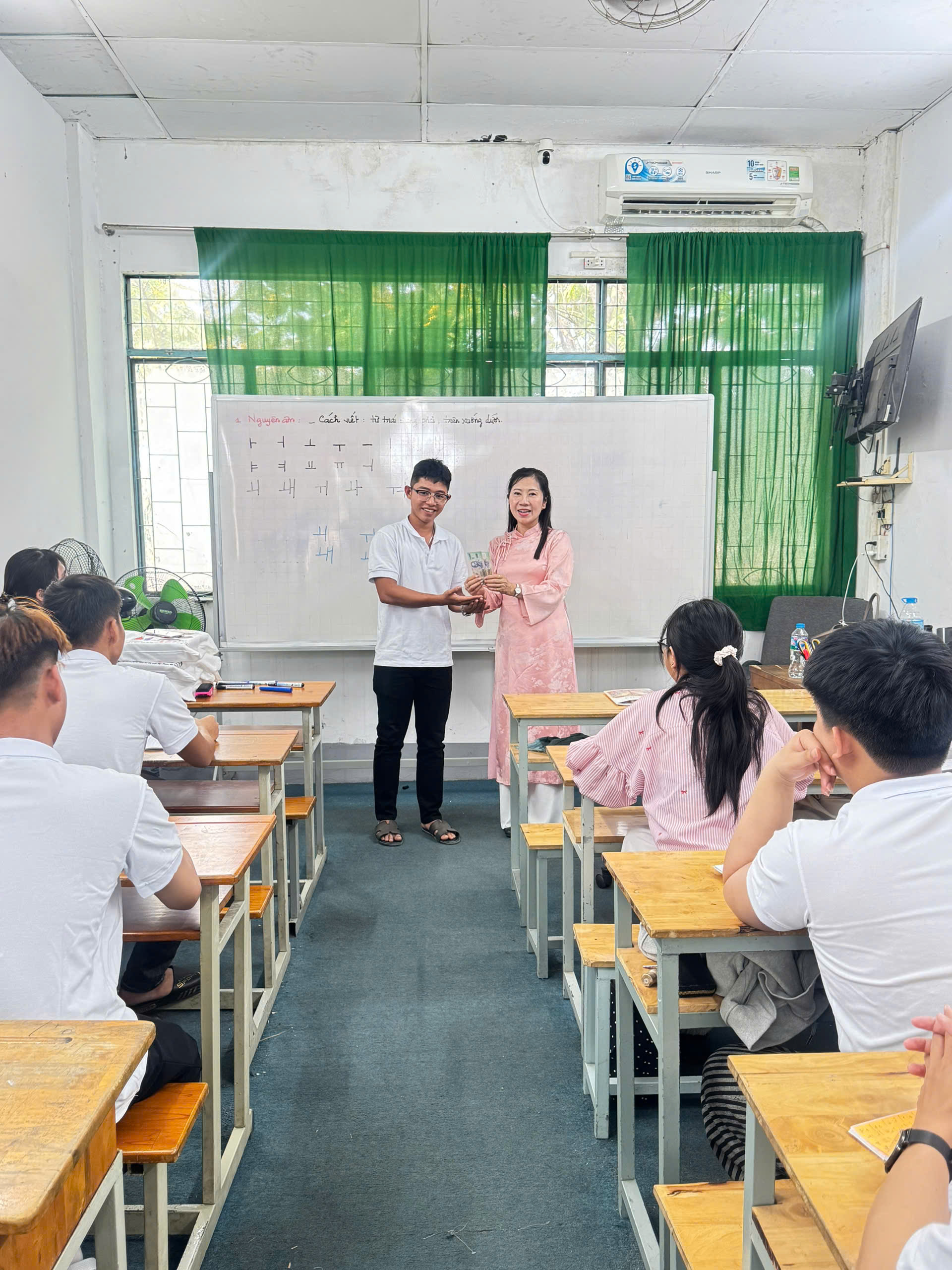 Chào mừng các bạn học viên mới khóa 60 bài EPS 03/03 đến với ngôi nhà chung Gia Long