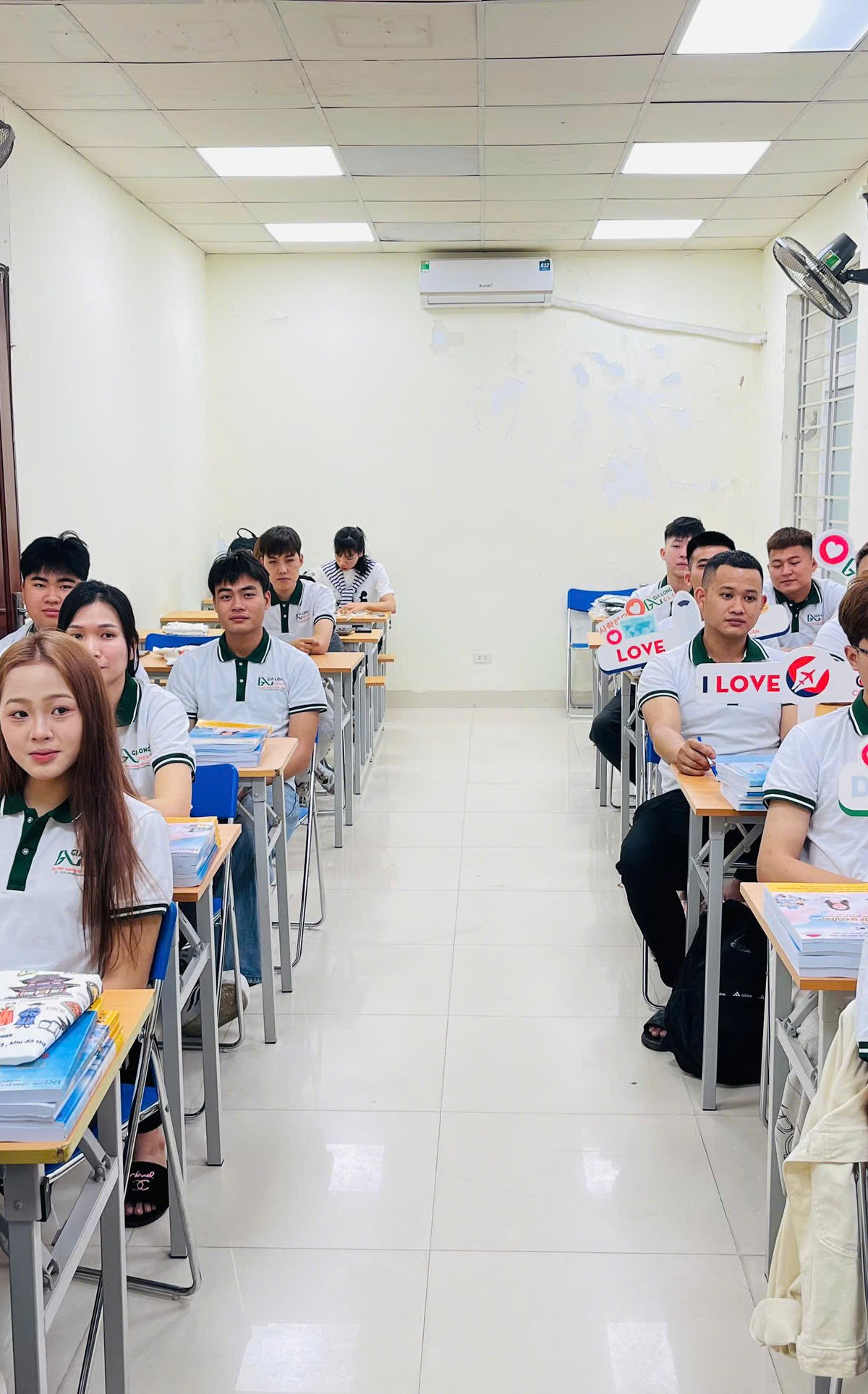 Chào đón các bạn học viên mới khóa EPS 60 bài 20/3 cơ sở Hà Nội